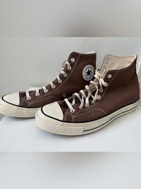 Men’s Chuck Taylor Converse High Top Sneakers in Brown